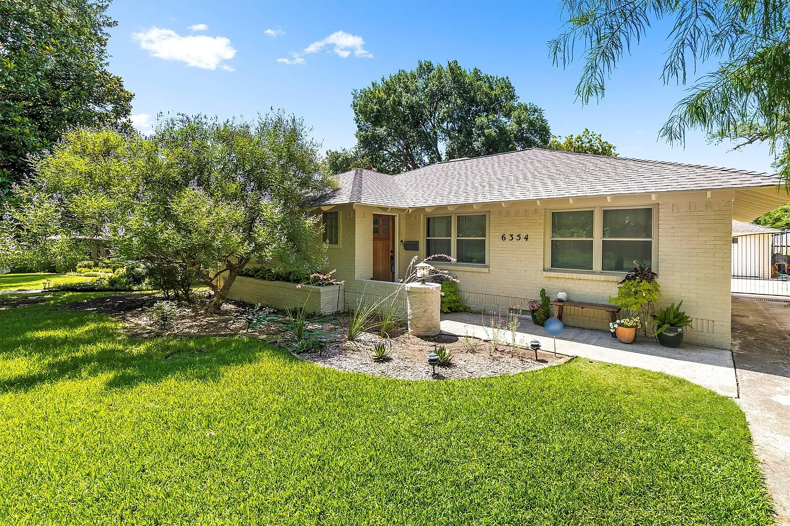 6354 Monticello Ave
